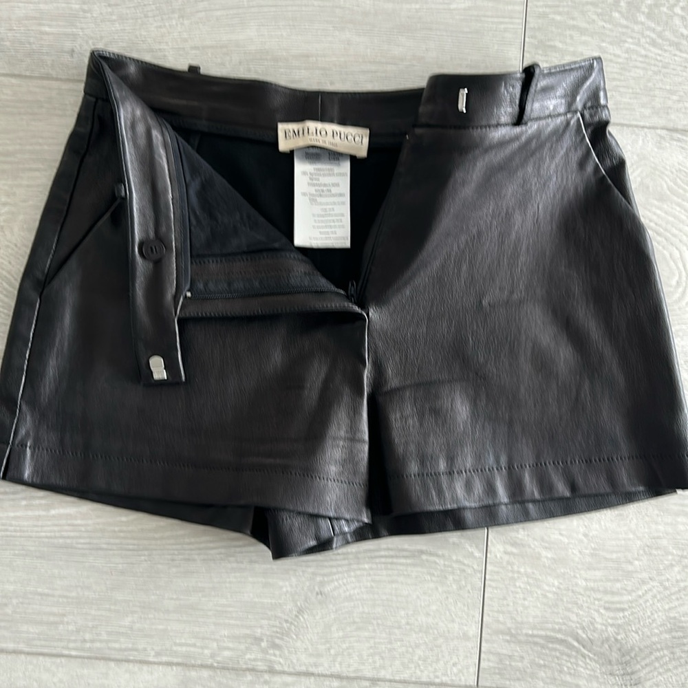 Emilio Pucci  Lambskin short size6 made in Italy